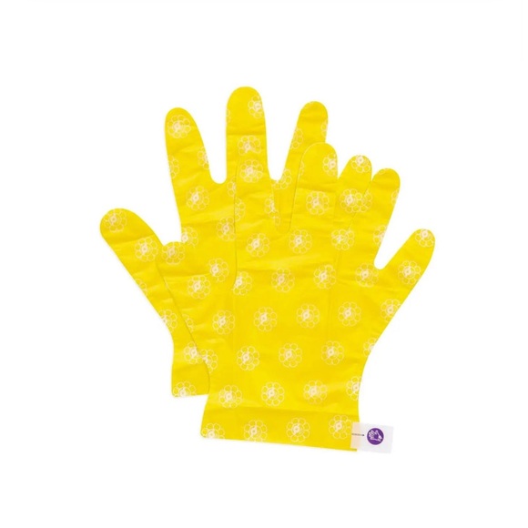 TONYMOLY
Minions Nourishing Hand Mask
& Blemish Patch - Picture 6 of 10